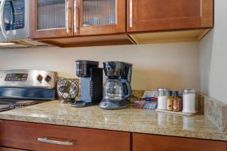 Fourth Street Suite - Garage - Kitchen - 4