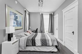 Elegant 1BR Workspace Near Parks and Summit Lake - 8