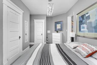 Elegant 1BR Workspace Near Parks and Summit Lake - 7