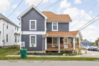 Elegant 1BR Workspace Near Parks and Summit Lake - 3