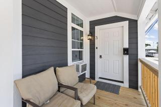 New Castle Getaway with Fireplace Garage & Near Attractions-Family Friendly - 6