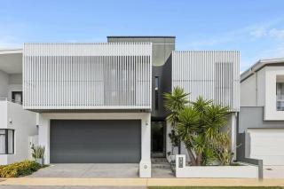 9 Architectural Luxe 4BR Skyhome Pool & Ocean View - 8