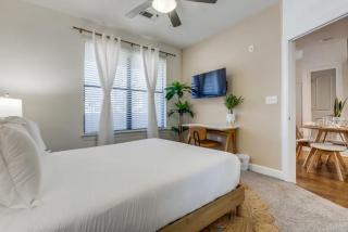 Spacious 1B with Pool Near Legacy West Frisco - 2