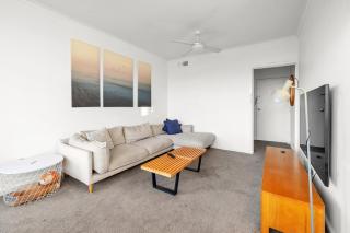 Trendy South Yarra Apartment Free Parking - 1