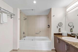 Arya Coconut Grove Luxury Ocean View Studio - 2