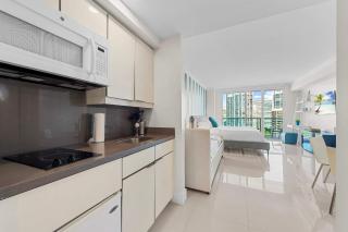 Luxury 1BR Ocean View Suite Arya Coconut Grove - 9
