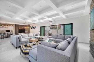 #Marbella Lane - Grand 5BR Oasis Villa Getaway - 9