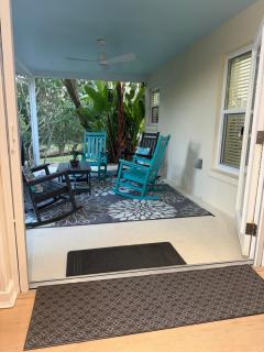 Near KSC - Peaceful Spacious Home for 6 - Fully Stocked Kitchen and Coffee Bar - 7