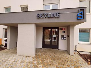 LIVE INN 2-bedroom apartment with Private Garden, Parking, Gym, Game room LG - 1