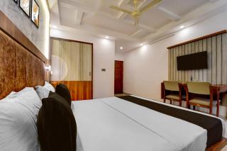 Super Townhouse Cochin Airport Formerly Skyluxe - 8