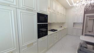 Bakının tam mərkəzində 2 otaqlı , tam şəraitli mənzil - 1