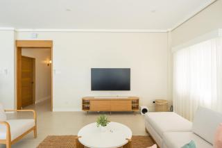 Alesea Baroro, La Union, Private Modern Villa with Pool, Jacuzzi, Beachfront View - 3