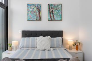 CBD Apartment for Work & Play - Walk to Everything - 5