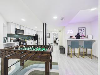 Addison Art Deco Manor Garage - 6