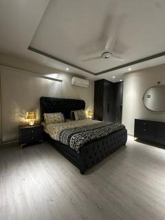 Executive 2BHK Opus CentralGulberg SelfCheckin - 6