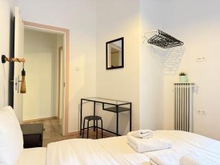 B&B Boutique Two Bedrooms Apartments - 6