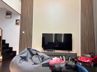 Sea view duplex, next to Singapore - 1