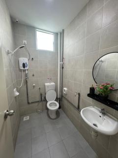 Nahyra Homestay, Yarra Park SP, WIFI, Netflix, 4 Bilik - 2