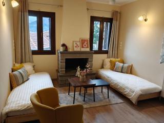 Metsovo Fireplace Retreat I - 6