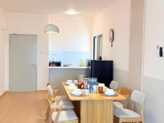 Metro Cheras Muji House Cinema Walks to MRT - 4