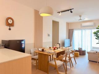 Metro Cheras Muji House Cinema Walks to MRT - 3