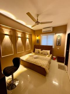 Cozy Beachside Studio Apartment - DHA Phase 6 - 0