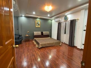 Beautiful 2 story newly renovated bungalow house - 8