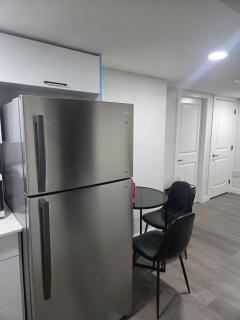 Cozy Suite Near West Edmonton Mall - 6