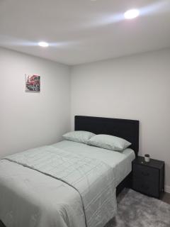 Cozy Suite Near West Edmonton Mall - 2