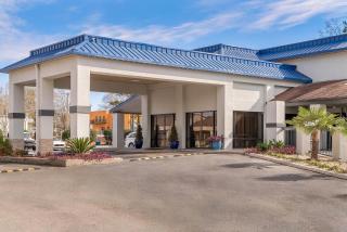 Rodeway Inn Greenwood - 1