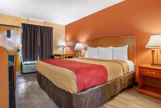 Econo Lodge Inn & Suites Evergreen - 7
