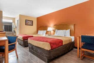 Econo Lodge Inn & Suites Evergreen - 2