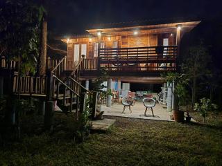 three little birds 2 bedroom บ้านไม้กลางสวน - 1