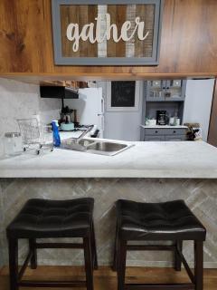 2 min to Chiefs camp 58 min to Arrowhead stadium - 2