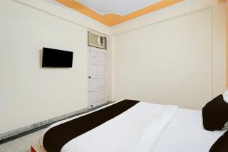 Hotel O by OYO TAVIRA INN Sector 34 Metro Station - 4