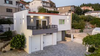 Villa Klara - Makarska by Villas Guide - 9