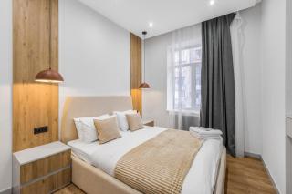 Super Central Location! New 2 Bedroom Apartment! - 0