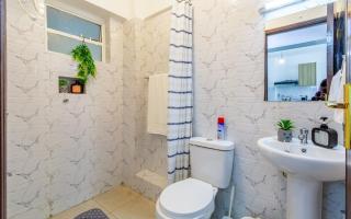 Cozy City Escape 1-BR Apartment near the CBD - 9