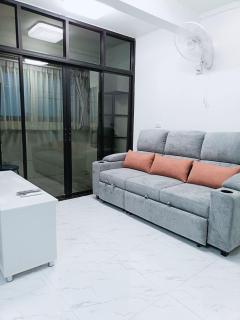 Charming Bangkok Apartment with City Views - 6