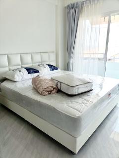 Charming Bangkok Apartment with City Views - 3