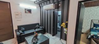 Peaceful Place to stay with high rise view near IGI airport and metro station - 4