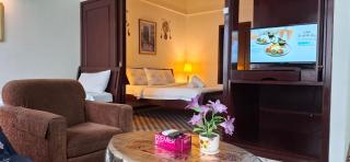 T Service apartment times Square kl - 7