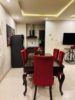 Luxury 2 Bed Apartment Netflix Prime Bahria Town - 6