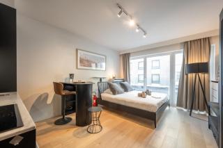 Your Stylish 1-Bedroom Apartment Retreat With Parking - 0