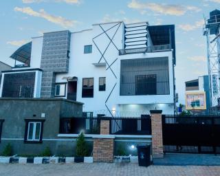 DWISE Dynasty Apartments - 9