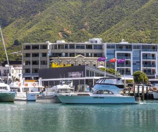 Waterfront Retreat on the foreshore of Queen Charlotte Sound - 8