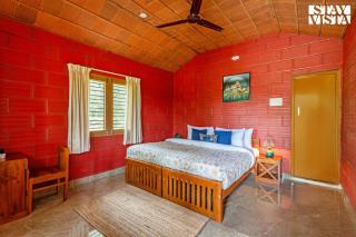 StayVista at Jims Farmstay with Pool, Pet-friendly - 6