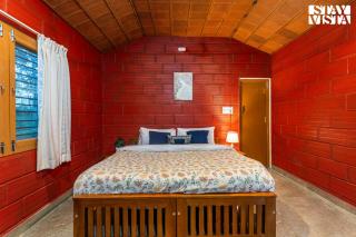 StayVista at Jims Farmstay with Pool, Pet-friendly - 1