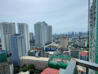 Lowest Room Rate in Makati with fast wifi & view - 1