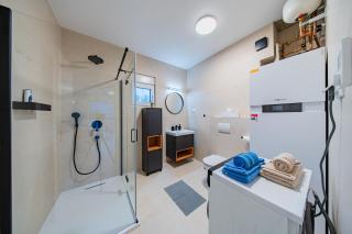 Flex SelfCheckIns 198 - Zagreb - Bedroom - Parking - Loggia - 4